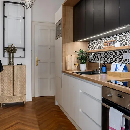 Days - One-bedroom With Netflix And Workspace * Praga