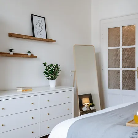 Days - 1bdr - Workspace - Near Castle Apartment Prague
