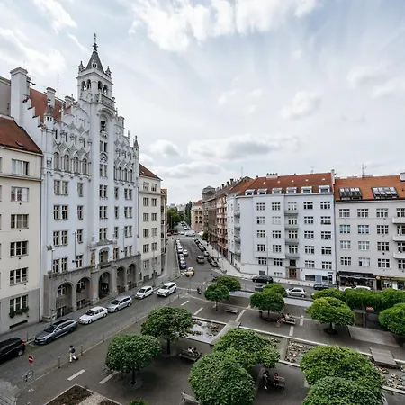 Apartment Days - 1bdr - Workspace - Near Castle