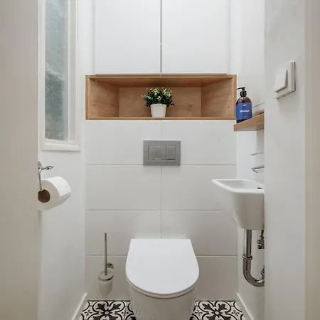 Apartment Days - 1bdr - Workspace - Near Castle *