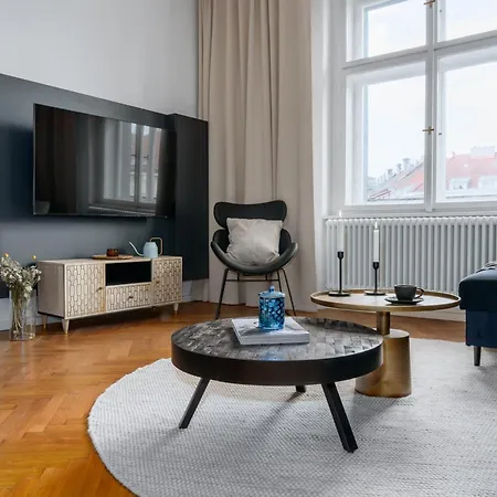 Apartment Days - 1bdr - Workspace - Near Castle
