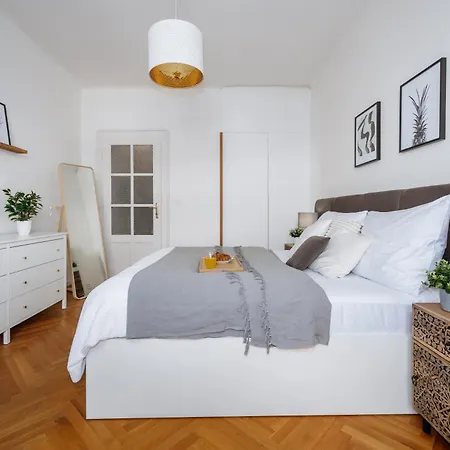 Days - One-bedroom With Netflix And Workspace * Praga