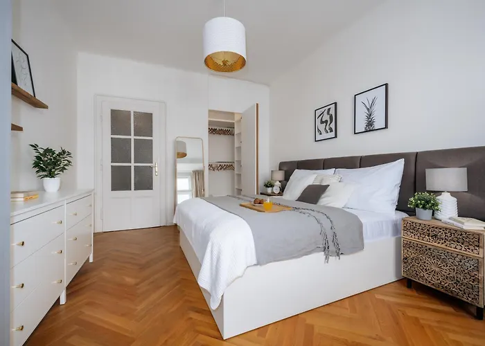 Apartamento Days - One-bedroom With Netflix And Workspace Praga